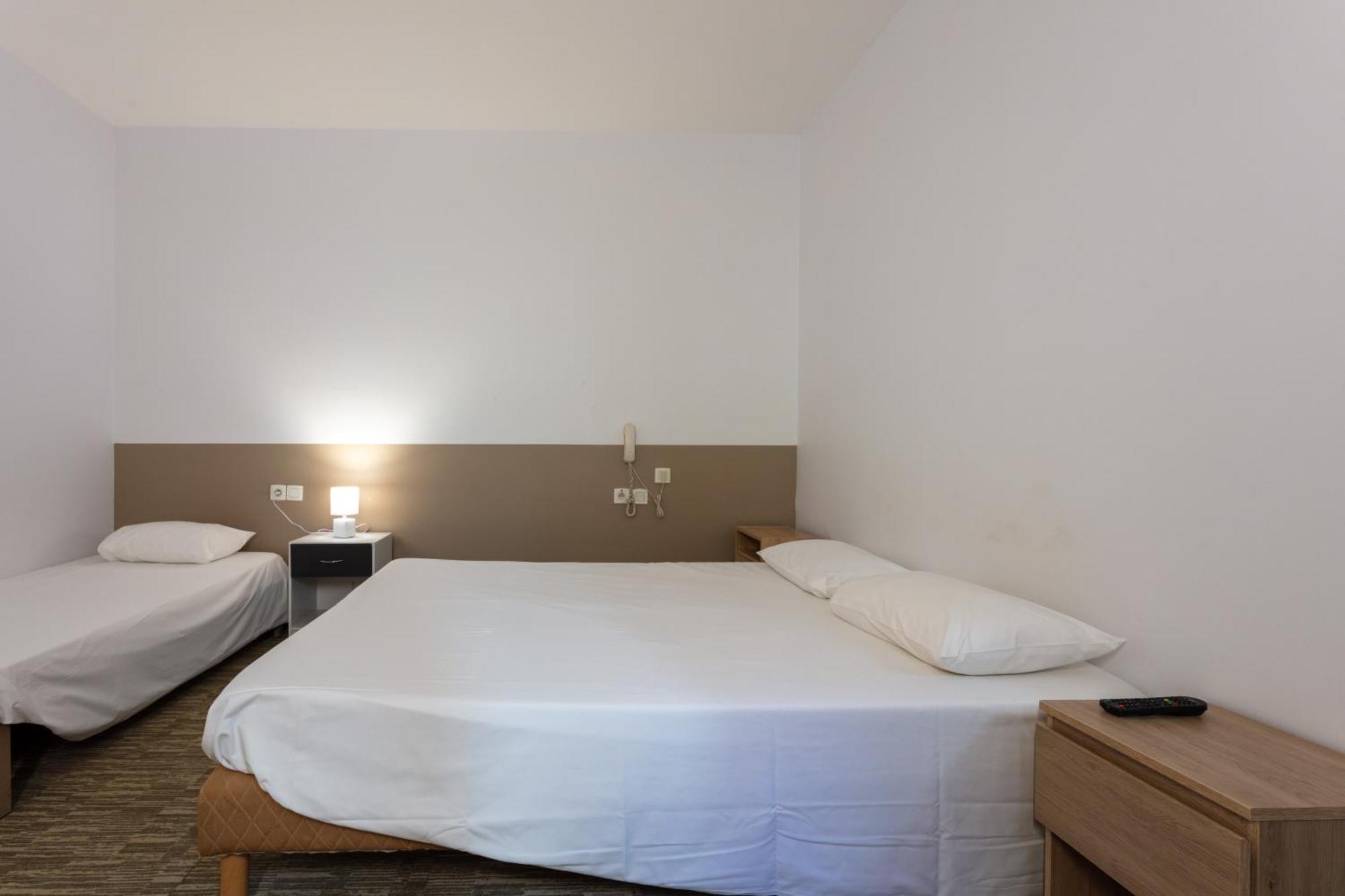 Hotel du Clocher Rodez Exterior foto